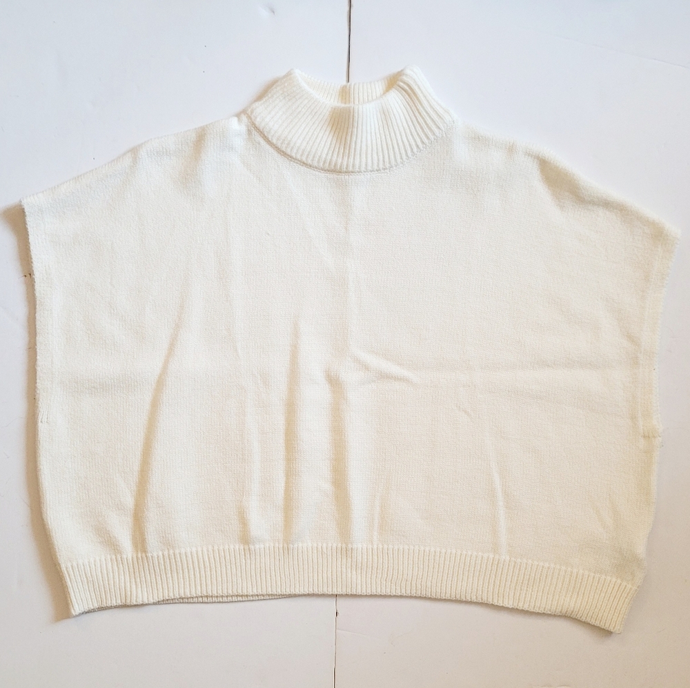 NWOT Elegant White Turtleneck Sweater